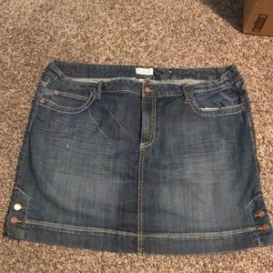 Medium dark denim skirt